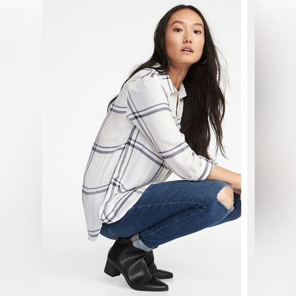 Old Navy Relaxed Classic Soft Brushed Twill long Sleeve top Shirt. White/navy S - Picture 5 of 10